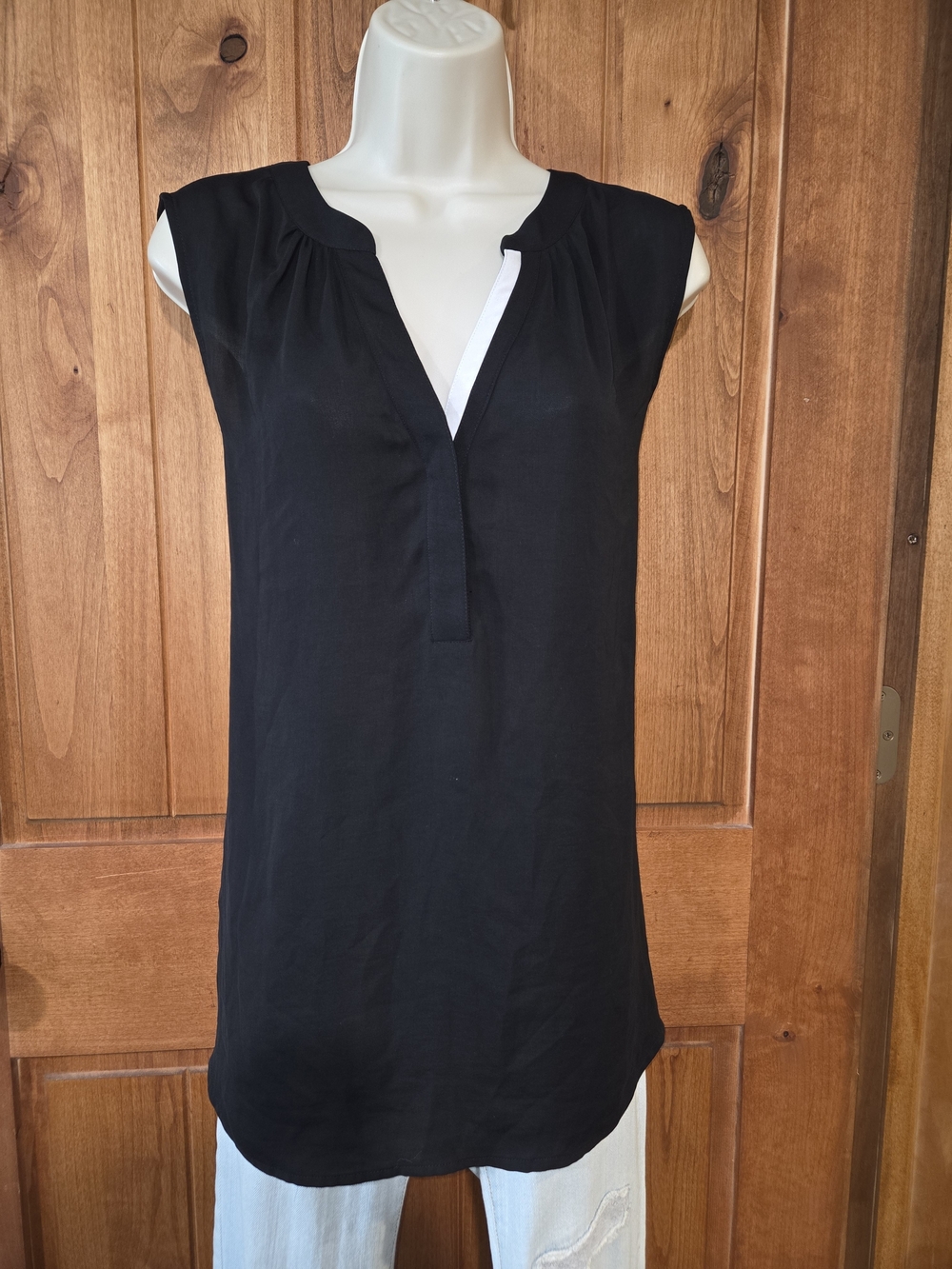 Banana‎ Republic Black Cap-Sleeve Split-Neck Blouse